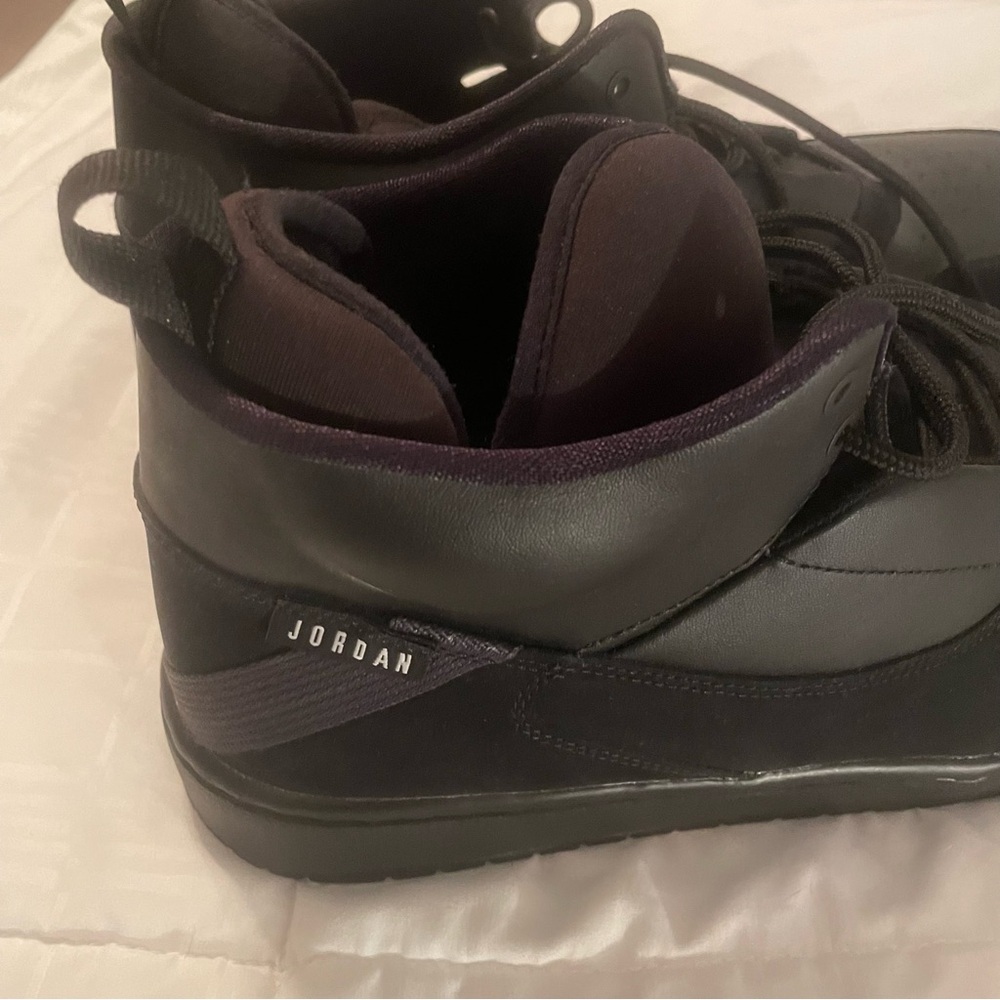 Black Jordan’s - Picture 4 of 10